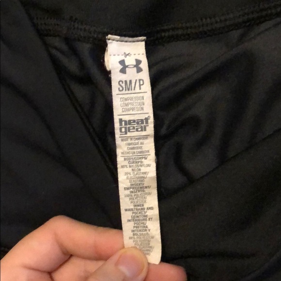 black cropped under armor leggings - Picture 5 of 5